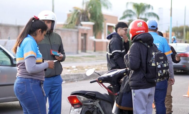 Motos
