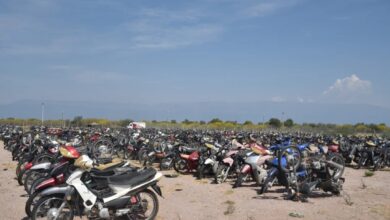 Motos